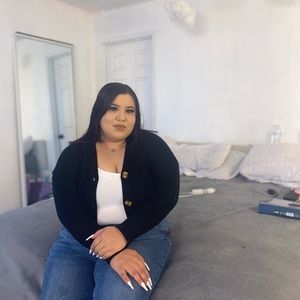 Meet your Posher, Vanessa